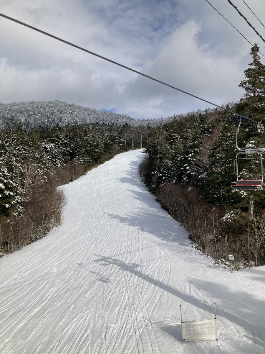 ngn_334's tweet photo. 野麦でまさかのちょい重新雪
パウダー板で当たり引いた笑

#野麦峠スキー場 https://t.co/Qrrhpr6gdm