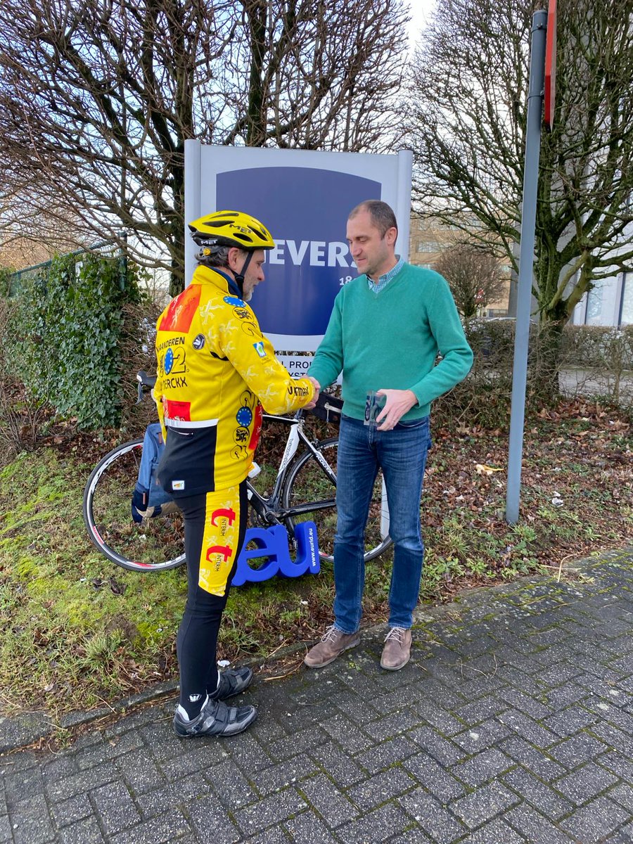 GEVERS_IP's tweet photo. Today Geo Van Langenhove from EUrid, on a spirited cycling journey, stopped by our GEVERS headquarters in Diegem to pass on the Lustrum logo to Benjamin Gevers. 🌟 Cheers to the journey ahead! 🥳🚀
#WeareGEVERS #BMMturns50 https://t.co/ZEpF4r8xcC