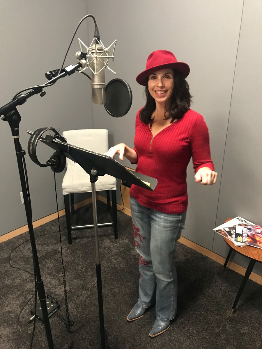 ✨ Happy #FunFriday! 🎉 Embracing the confidence behind the microphone with my power color RED!🔴🎙️ Today is also #NationalWearRedDay, so let's amplify our style & raise awareness for #hearthealth! ❤️💪 #RedPower #Voiceartist #FridayVibes #voiceactor #wearredday @goredforwomen✨