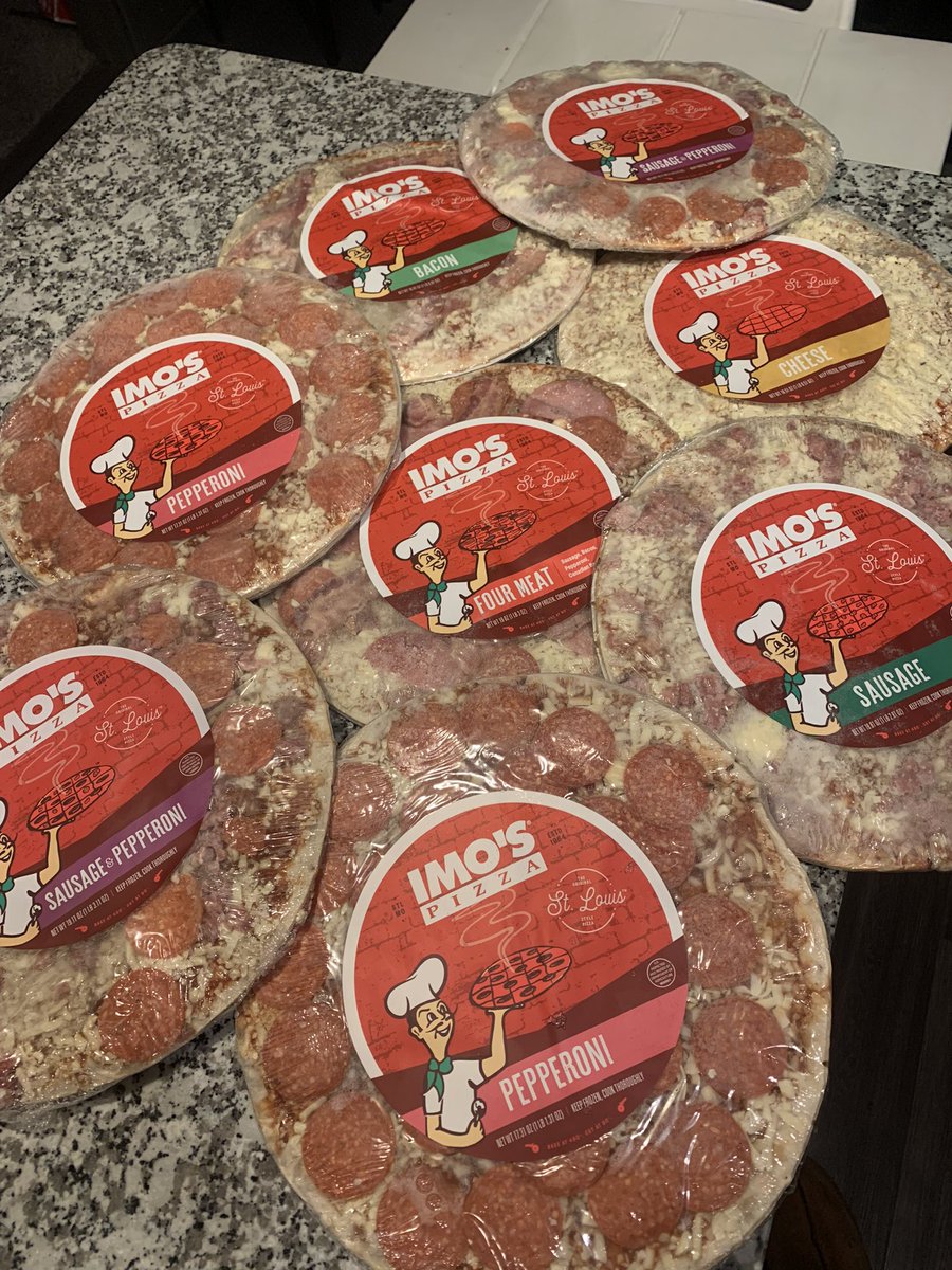 timwalter44's tweet photo. LET’s GOOOOOOO 
@goldbelly makes it happen! 
Arrived with a chill to the box still…@imospizza didn’t disappoint!  
#SquareBeyondCompare #ThereIsNoOther #CutAt90Degrees https://t.co/ktYt2dTVds