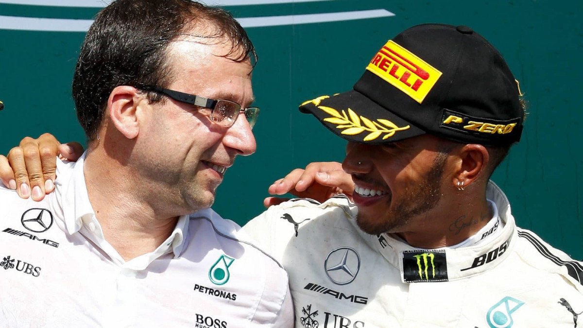Off Track (@offtrack_fr) on Twitter photo 🔴 Le départ de Loïc Serra de Mercedes à Ferrari aurait joué un "rôle clé" dans la décision de Lewis Hamilton affirme <a href="/Racingnews365/">RacingNews365.nl</a> ! 
Il était le responsable des performances chez Mercedes avant de rejoindre Ferrari pour la saison 2025.
Loïc Serra était en désaccord avec le 🔴 Le départ de Loïc Serra de Mercedes à Ferrari aurait joué un "rôle clé" dans la décision de Lewis Hamilton affirme <a href="/Racingnews365/">RacingNews365.nl</a> ! 
Il était le responsable des performances chez Mercedes avant de rejoindre Ferrari pour la saison 2025.
Loïc Serra était en désaccord avec le