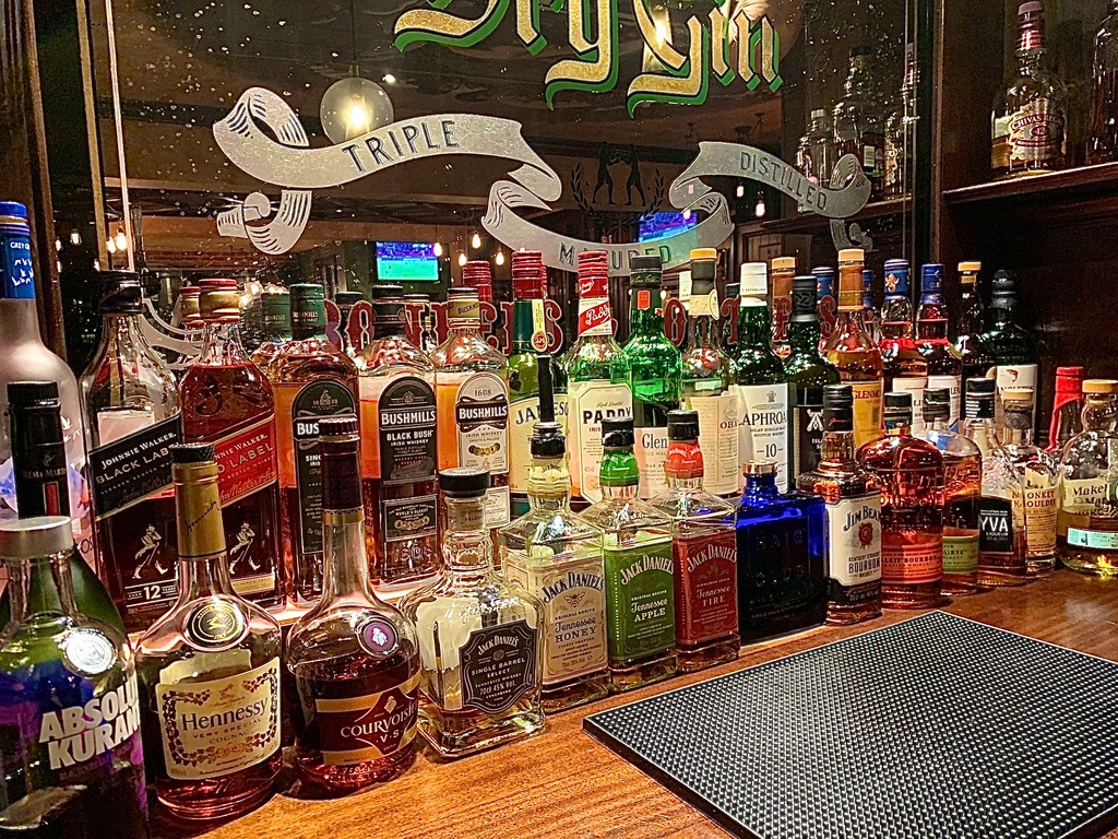 🥃 Raise a glass to Ireland's liquid gold! 🍀 Discover a world of flavor at our fantastic Irish Pub with an extensive range of whiskey from beloved classics to rare gems. 🤩 Join us for an unforgettable whiskey journey today! 🎉 #WhiskeyLovers #IrishPubExperience #Cheers