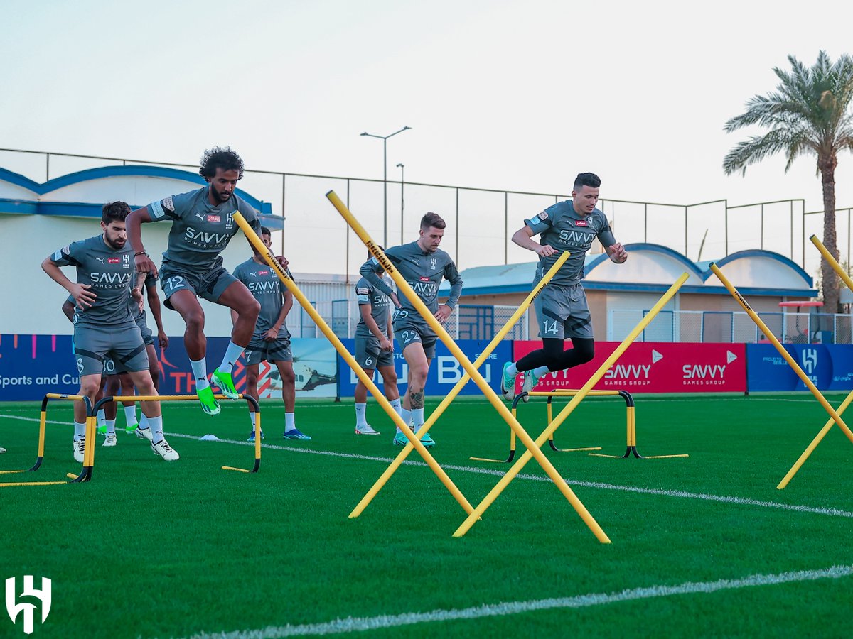Alhilal_FC's tweet photo. 📸 نتأهـب لاستئنـاف المنافسـات 💪🏼💙

#الهلال https://t.co/Yvn466mILb