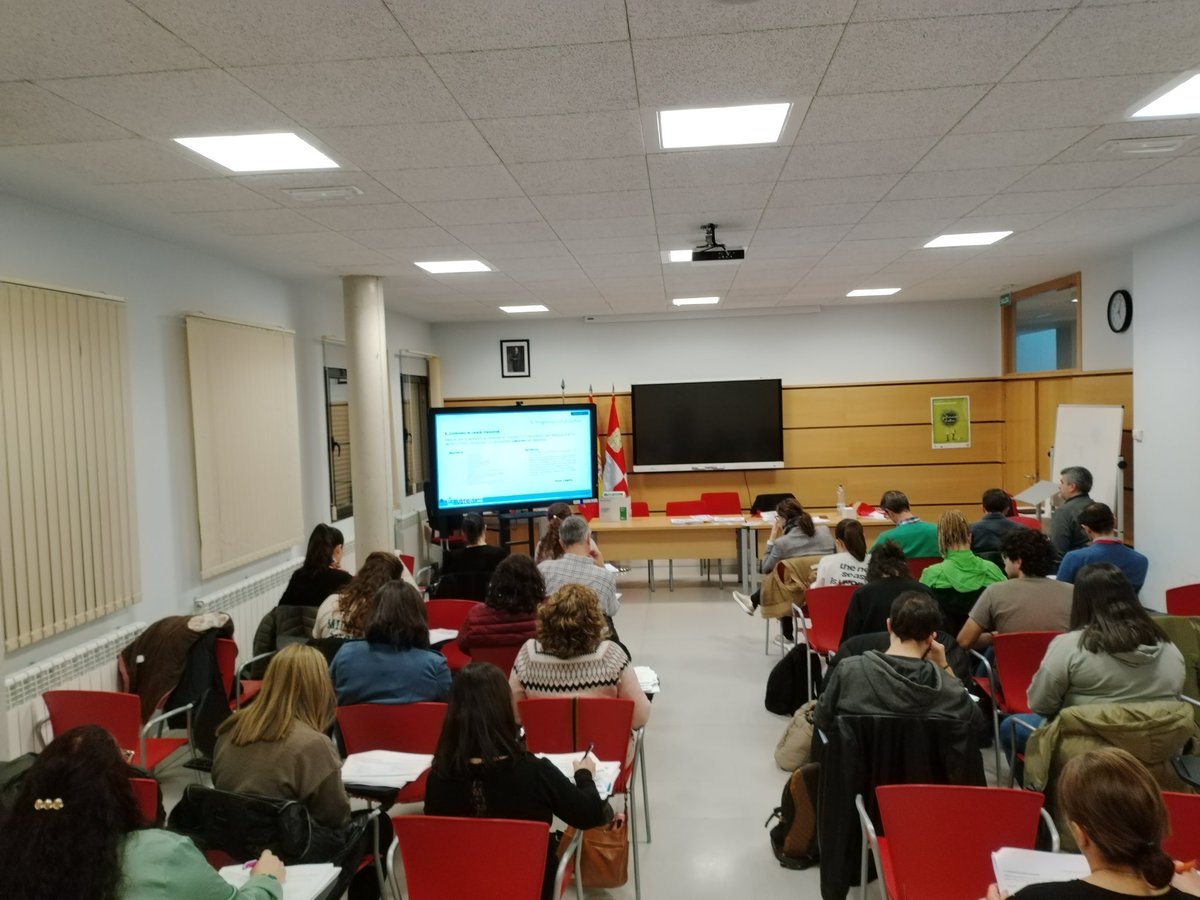 UGTprofeSegovia's tweet photo. ✍️ Segunda sesión de la Preparación de la programación y UD para #PES Y #PESSFP para los procesos de reposición de #CyL por IOCUSoposiciones y @UGT_DocentesCyL
#Secundaria #oposiciones #Oposicionescyl
#conugtganas 💪🏻
#ugtdocentesimprescindibles🔥 🤟
#ugtresuelve👌 https://t.co/qxMb8wFDdZ