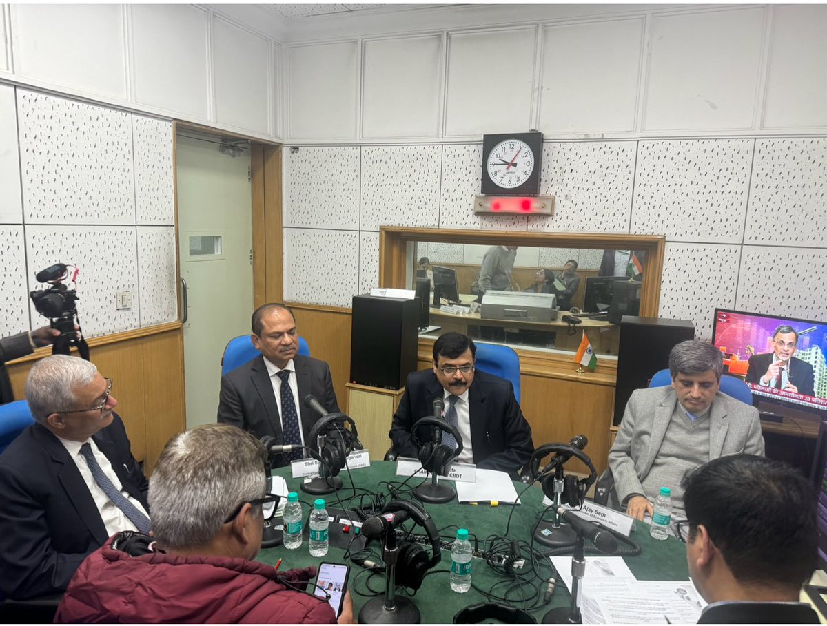 Tune into Live broadcast of #Budget2024 on @airnewsalerts FM Gold channel and also on @newsonair youtube channel with Chairman CBIC Sh. Sanjay Kumar Agarwal. @AkashvaniAIR #ViksitBharatBudget