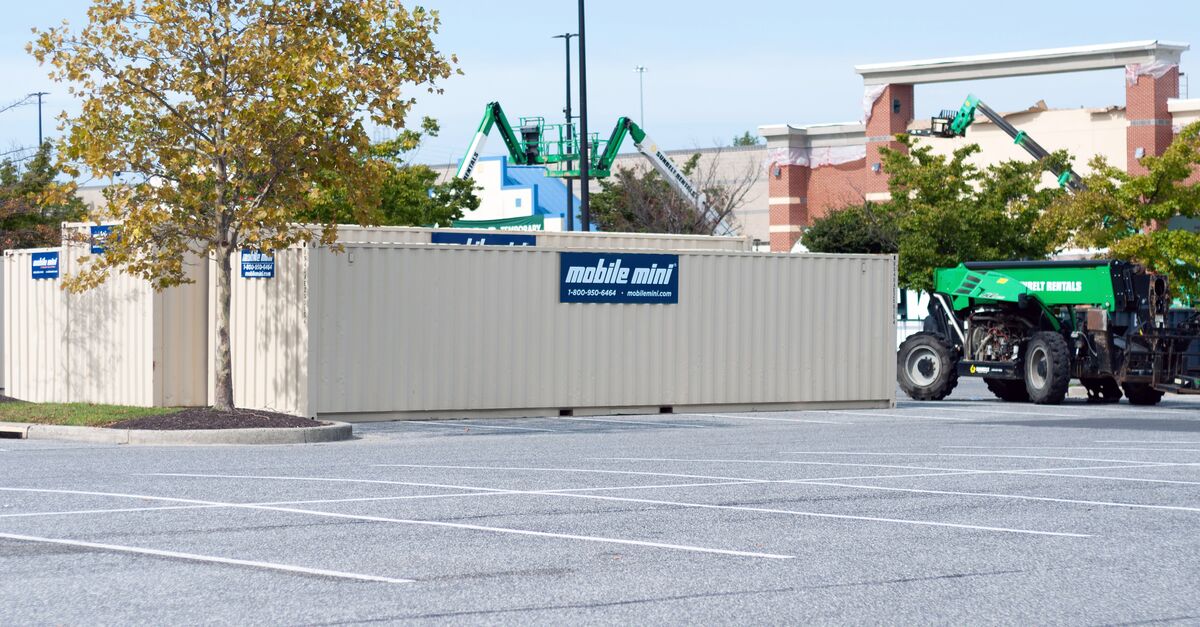 Make the most of your jobsite space by adding portable storage containers right onsite. Learn how you can keep your space organized and safe with storage today: mobilemini.com.