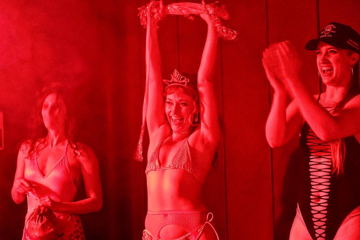 YsabelJuradoLA's tweet photo. Never thought I’d see poledancing at a campaign fundraiser, but there’s a first time for everything! Thank you, @EquityStripNoHo for working that crowd!

Y’all made it rain for our union sisters. Now, I need y’all to chip in to help us in the home stretch: https://t.co/XhrIt4lwbf https://t.co/YTCX7ZcrAm