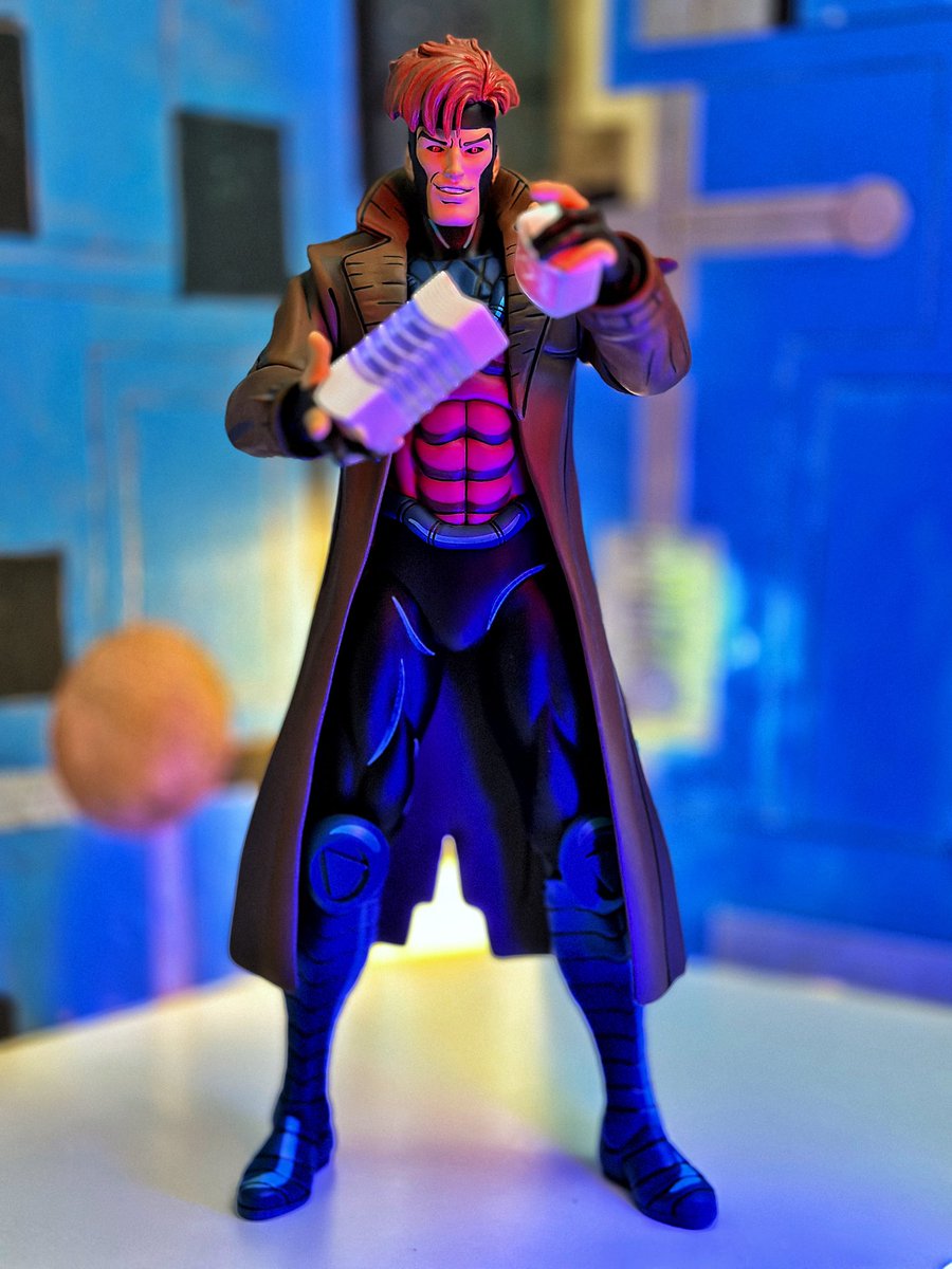 yellowsurfer80's tweet image. Everyone can relax. Gambit has returned.

 #brokecollector80 #geekzone #zetravelinggeek #ihavemoretoysthanyourkids #xmen #xmentas #mondonews #mondo #gambit