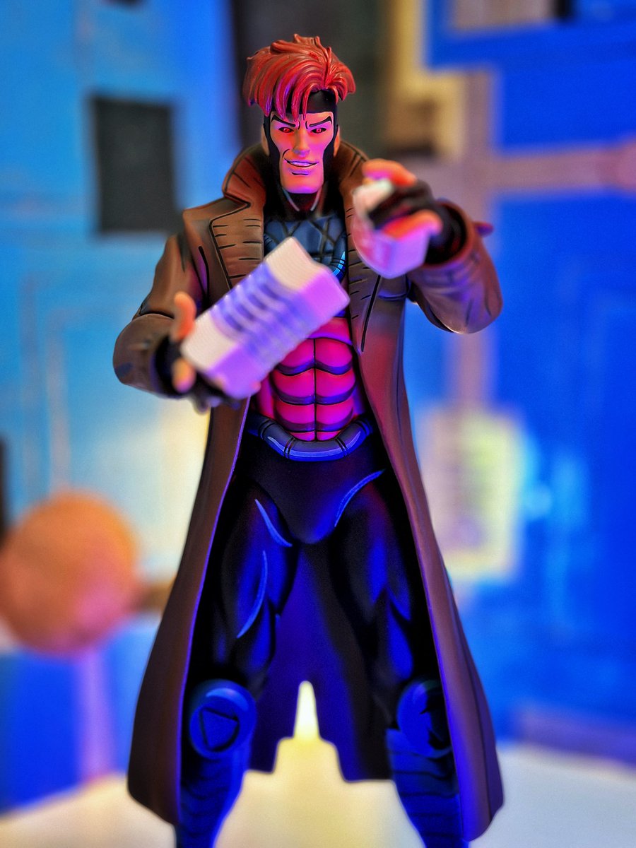 yellowsurfer80's tweet image. Everyone can relax. Gambit has returned.

 #brokecollector80 #geekzone #zetravelinggeek #ihavemoretoysthanyourkids #xmen #xmentas #mondonews #mondo #gambit