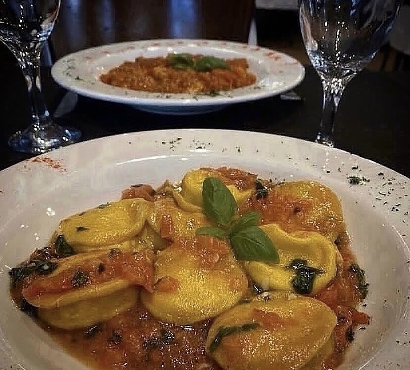 LaCasonaDFlores's tweet photo. Sorrentinos Cuatro Quesos con Salsa Capresse 
Disfrutá el Show De Pastas de La Casona de Flores 
Av.Avellaneda 1899
Salones Climatizados 
Reservas 📞4632-1060
Whatsapp 11-5667-4097
#lacasonadeflores  #pastas #pastascaseras #resto #trattoria #sorrentinos #cuatroquesos #capresse https://t.co/ZNJvLfHC9t