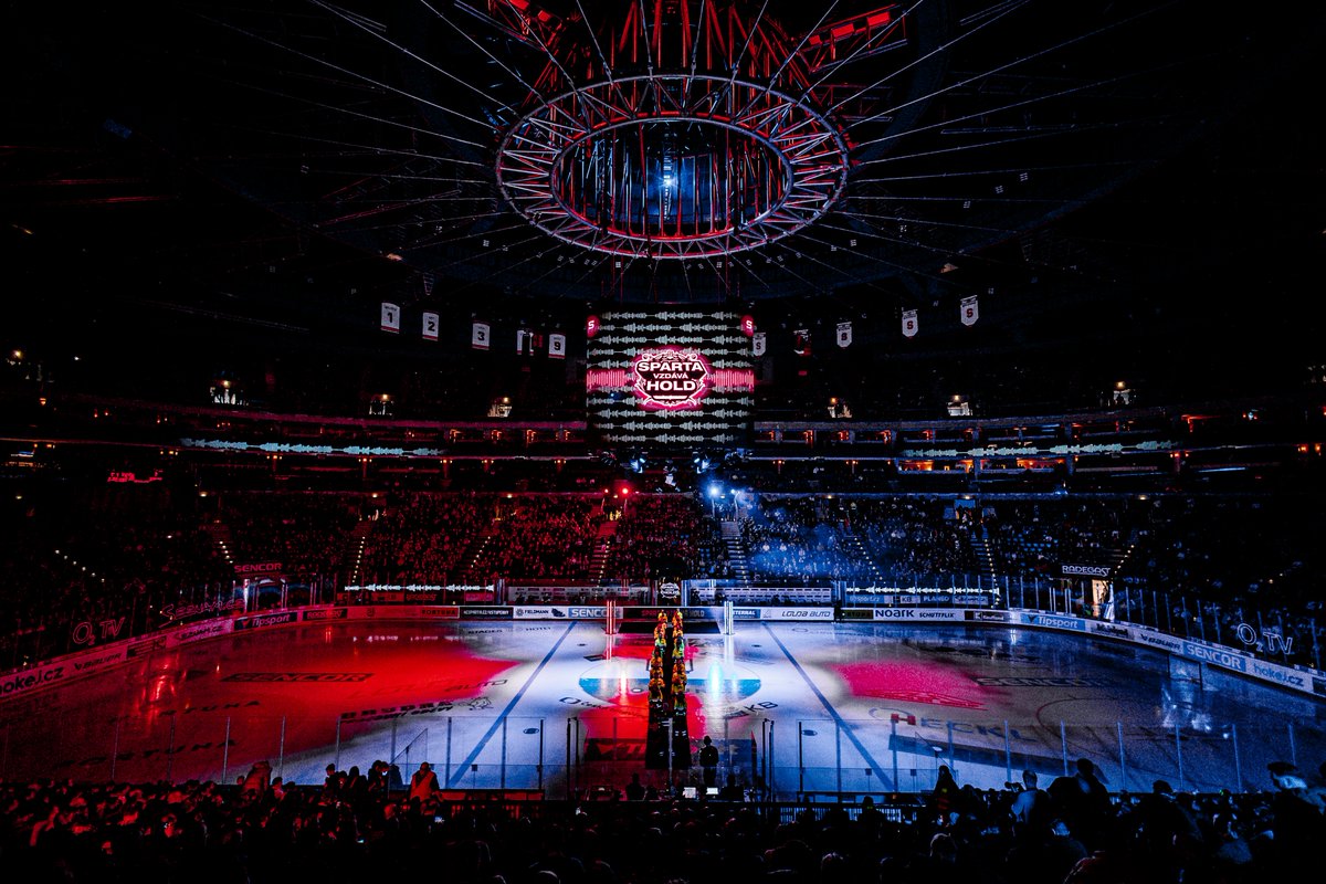 HCSpartaPraha's tweet photo. 🚨 Slavnostní ceremoniál k letošnímu ročníku Sparta vzdává hold sledovalo v @o2arenapraha téměř šestnáct tisíc fanoušků, další desítky tisíc u přenosu @O2TVSportCZ. 
📺 Užijte si ho znovu! https://t.co/D4ntHmUX7f https://t.co/zXz0pKrat0