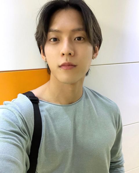 Day_BTOB_'s tweet photo. @TOP100KPOP El más lindo @huta https://t.co/oznQze0W4C