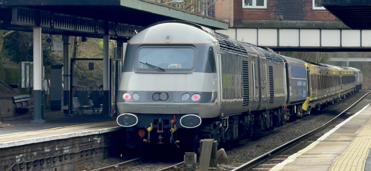 Class 777s on the Snow Hill Lines??? 😅

Rail Adventure HSTs pull 777045 + 777043 to Long Marston passing through Rowley Regis #Class43 #HST #Class777