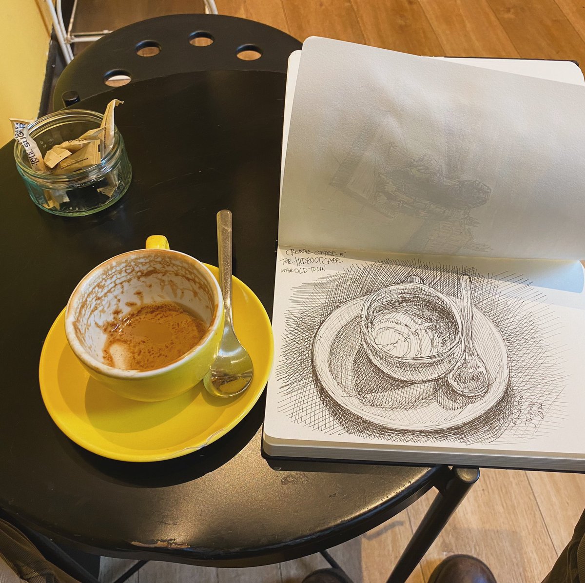 edinsketcher's tweet photo. Quick coffee and sketch in the old town between errands. Found a perfect little cafe with excellent coffee and Cat Stevenโs on the tape deck ๐๐ I recommend searching out the @hideoutcafe_ soon, best coffee in town :) #edinburghcoffee #edinburghlife #edinburghlove #inksketch https://t.co/SOc0fDyega