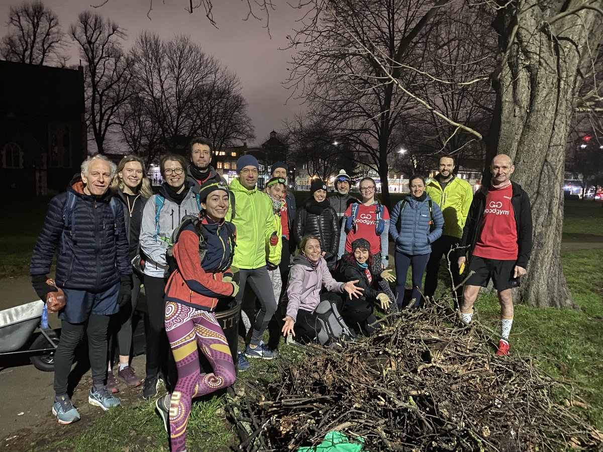 Great to see so many <a href="/goodgym/">GoodGym</a> ers out on a chilly Wednesday evening to pick up branches, leaves and clip plastic off the railings with Friends of Turnham Green, followed by a fitness session with a twist! Why not join us? We'd love to see you!