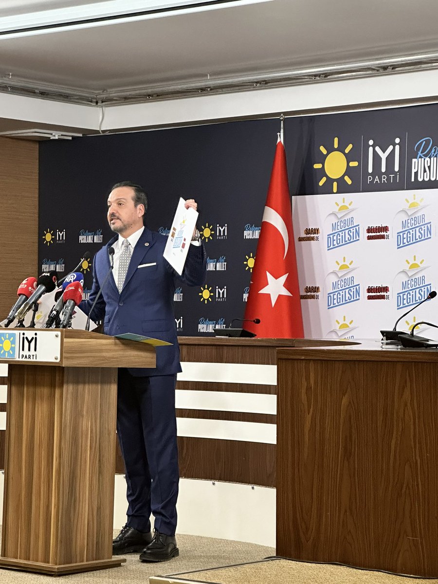 Parti sözcümüz Sayın <a href="/zorlu77/">Prof.Dr.Kürşad ZORLU</a> gündemi değerlendirerek yapılan operasyonel siyasete karşı soruları cevapladı.

#mecburdeğilsin 

<a href="/meral_aksener/">Meral Akşener</a> 
<a href="/YenerYILDIRIM06/">Dr. Yener YILDIRIM</a> 
<a href="/iyiparti/">İYİ Parti</a> 
<a href="/iyipartiankara/">İYİ Parti Ankara İl Başkanlığı</a>