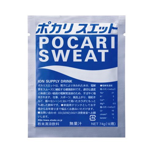 sudokeeen's tweet photo. 筋トレ中、効率的な糖質&電解質の補給の観点から、トレーニング中のドリンクに"粉ポカリ"をおすすめしているけど、それと相性がいいのが「BCAA」。

糖質の吸収率を加味すると、トレ中は「ブドウ糖：果糖 = 2：1が理想」なので粉ポカリがベスト。

さらに、そこにBCAA(5g程度)を加えることで、運動中の疲労軽減、または遅延が期待できる。さらに、筋肉の機能回復、筋肉痛の低減など。

トレ中のパフォーマンスを上げたい方は試してみてもいいかも。