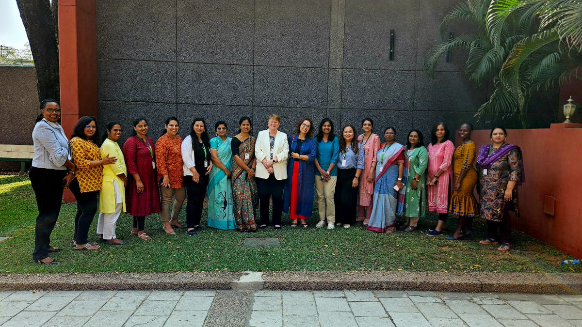 💚 Connecting with #WomeninScience over lunch with <a href="/ICRISAT/">ICRISAT</a>’s incredible woman leadership and scientists. <a href="/CGIAR/">CGIAR</a> is committed to promoting gender equality and empowering women throughout our organization – and beyond 🚀. (4/4)