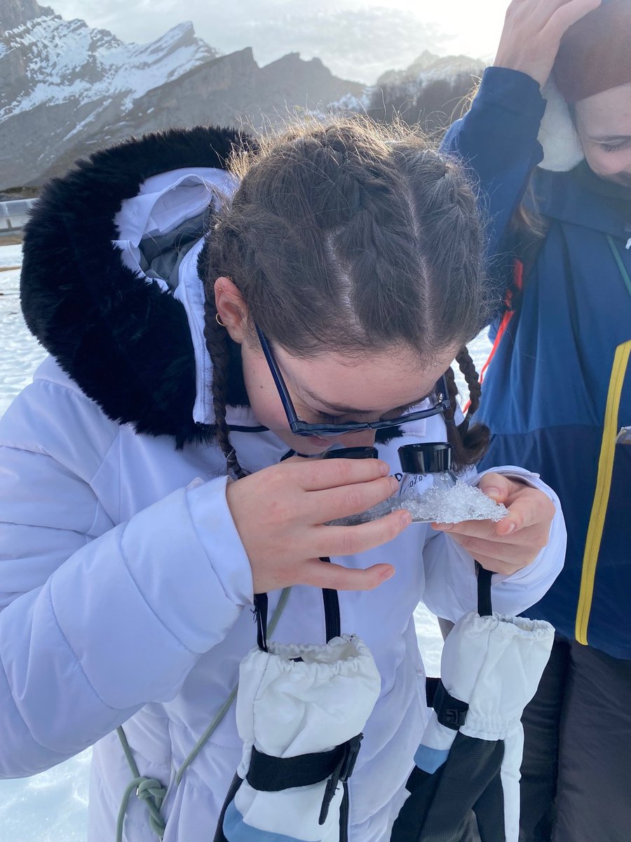 stationGourette's tweet photo. Des animations très demandées... Du nouveau dans le programme d'animation à #Gourette ! Des ateliers nature aux coulisses des métiers, les touristes plébiscitent cette initiative qui rapproche les vacanciers et les professionnels de la montagne. https://t.co/tR0HYLQ8bf