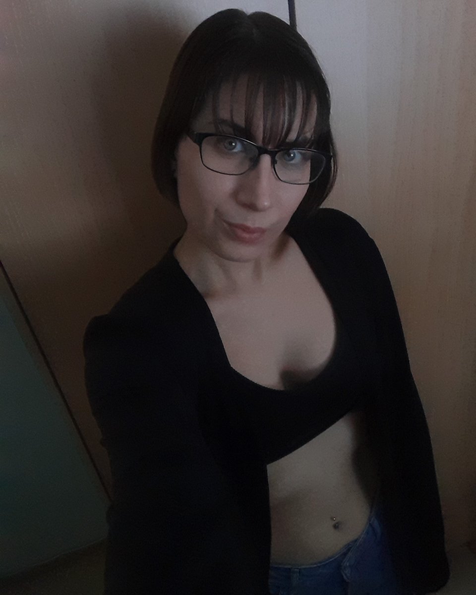 annefinn88's tweet photo. Selfie 'cause why not? 😉 #ThursdayParty #funfun #havefun #iamme #crazygirl #goodvibes #goodday #goodmood #finland #february #helmikuu #torstai #Thursday https://t.co/mpZIFTma5S