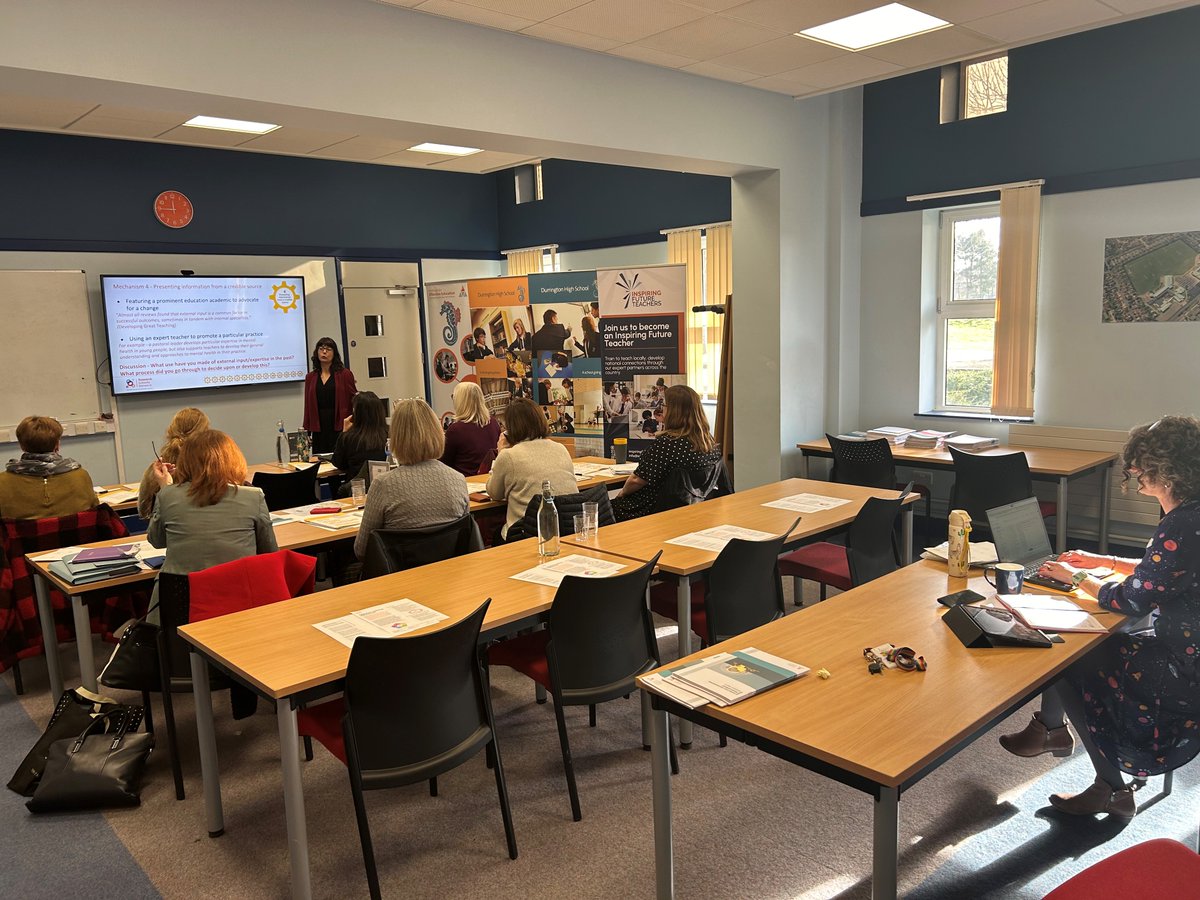 Brighton & Hove schools are back together @DurringResearch for day 2 of their Effective Professional Development programme. 'Unpicking the mechanisms for building knowledge', with Research School Associate, Jody Chan & ELE, Deb Friis.