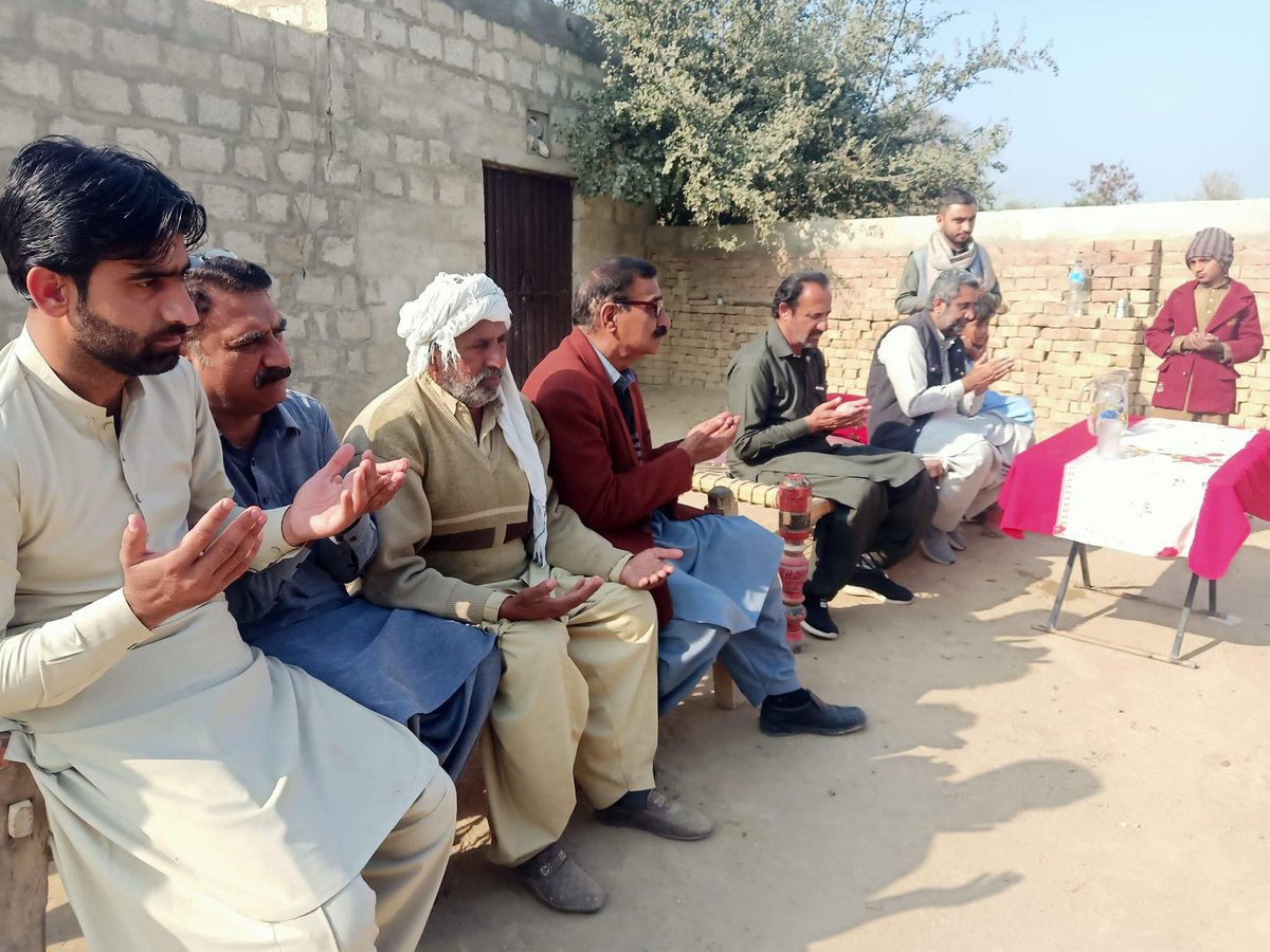 jaffarkbuzdar's tweet photo. بستی بکھی

امیدوار صوبائی اسمبلی پی پی 284 سردار جعفر خان بزدار کی بستی بکھی میں اکبر خان دستی نے حمایت کا اعلان کر دیا۔

اس موقع پر سردار ممتاز خان دستی ملک اصغر لنگراہ ایڈووکیٹ کامران خان قیصرانی یاسر خان بزدار قاسم خان بزدار ہمراہ تھے۔ https://t.co/sj1eXoelIZ