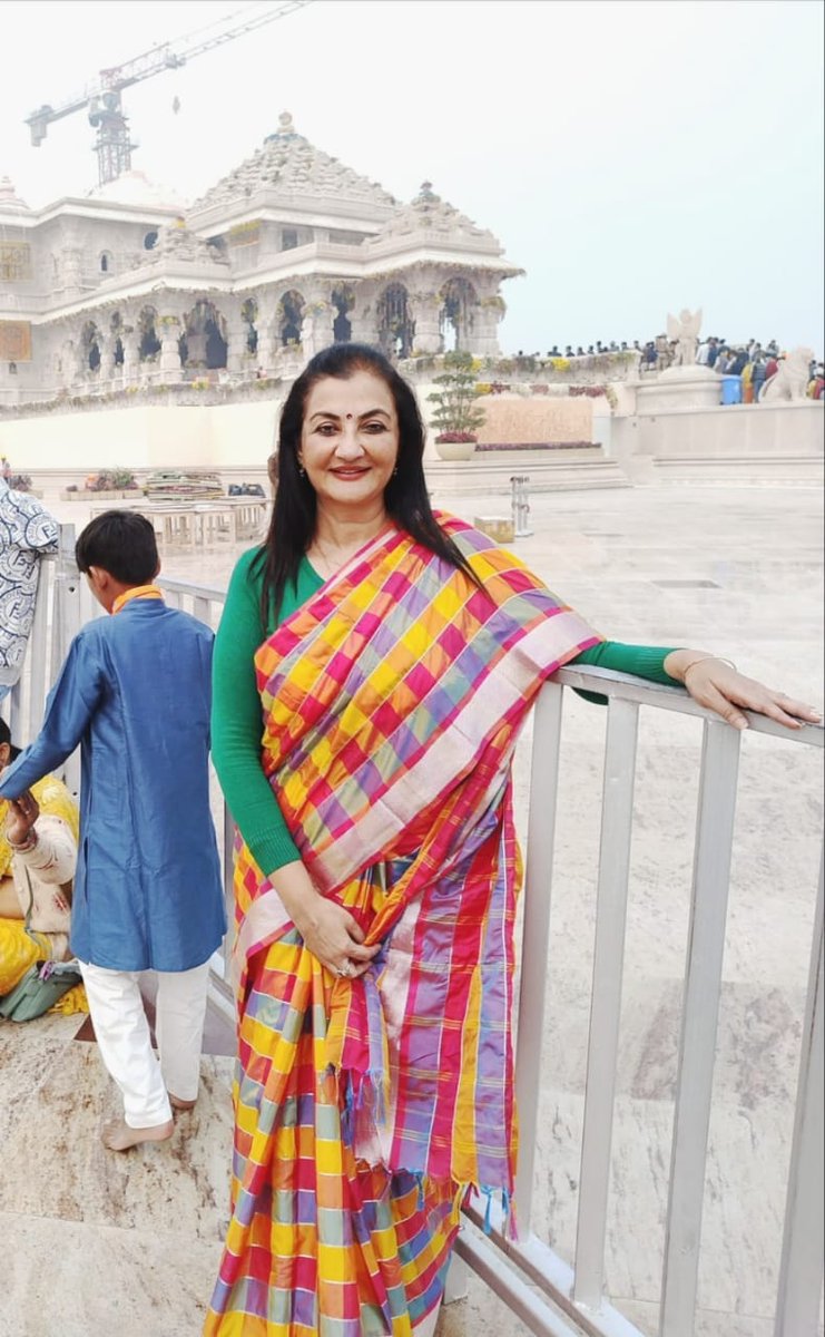 The Managing Trustee of the shelter home offering prayers for well being of the children at #ayodhyarammandir🚩 today. #ayodhyarammandir🚩 #ayodhya #rammandir #prayers #shelterhome #shelterhomeforchildren #freeeducation #education #visamokidsfoundation #kalorex
