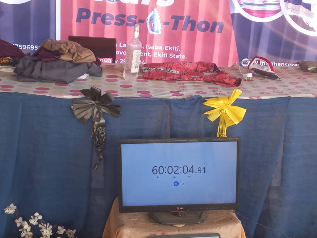 Afolam_tv's tweet photo. 60 hours+ &amp; Still Pressing! 🔥

Wilfred's target is 150 hours.
Watch on Instagram 
https://t.co/IFFdX4bSX1
#PressAThon #HansezaWilfred #WilfredPressathon #Dollar #iPhoneXR #OlaofLagos #FAAN #TribeofJudah #Erica #HansPress150 #GuinnessWorldRecord #Ekiti

Sponsored #OhLàLà #Foods https://t.co/4elT4Qju3Z