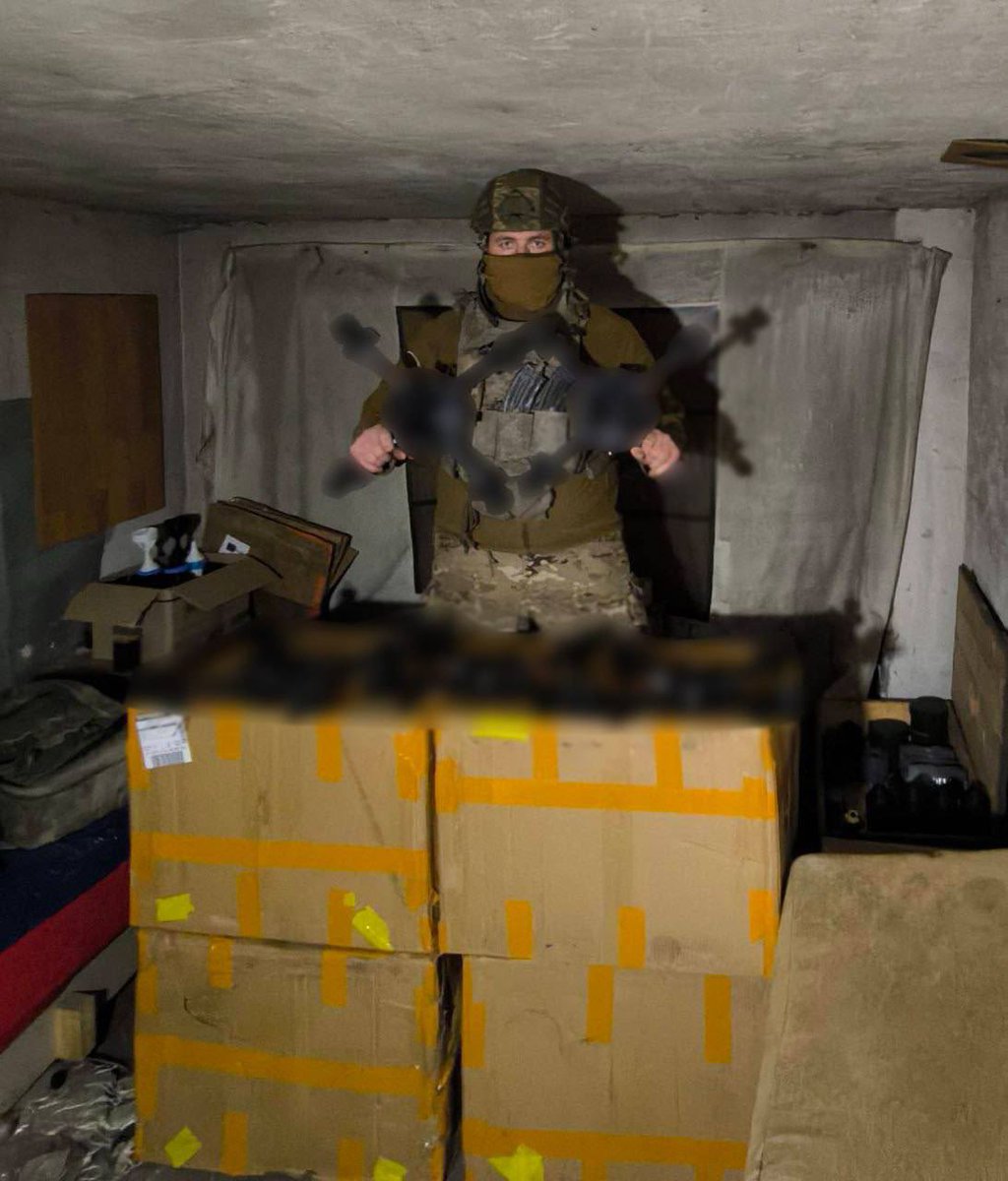 sternenko's tweet photo. Ще 200 ваших дронів передали у підрозділи. 

+50 дуже товстих FPV для 80 бригади ДШВ. 
+50 дуже товстих FPV ще для 5 ОШБр. 
+50 FPV отримав батальйон Донбас. 
+50 FPV є у воїнів Сталевого кордону. 

Дякую вам!
Скоро очікуємо на збільшення поставок😉

Постійна банка https://t.co/RXLAuyVYoB

Приват 5168745030910761
PayPal - sternenkopaypal@gmail.com