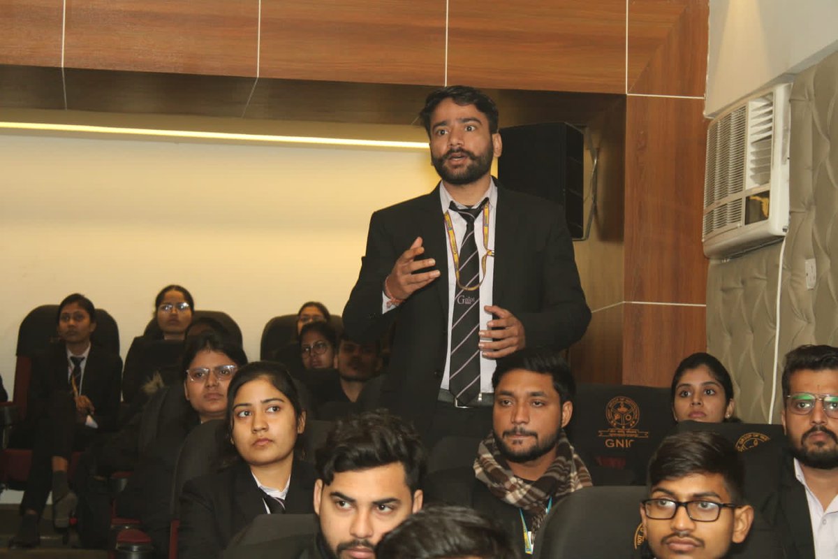 Under IIC GNIOT MBA, experts from Sharekhan delivered insightful talks on Problem Solution-fit and Market-fit. Engaging session with 150 students enriched their stock market knowledge.  #GNIOTMBA #BESTMBACOLLEGE #StockMarketInsights #GuestLectureSeries #GuestLectureSeries