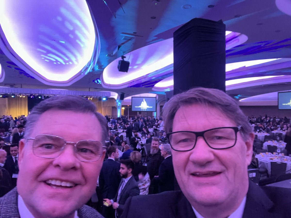 robnchina's tweet photo. Great to bump into @bobrobertsjr in DC! https://t.co/Hays5LWgJG