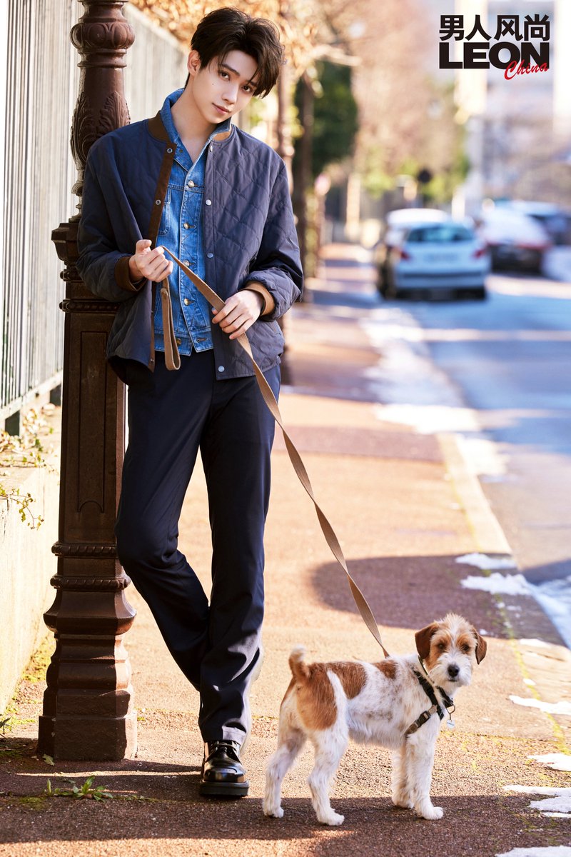 #หลัวอีโจว #LuoYizhou #罗一舟 

3️⃣ การเดินทางไปปารีสครั้งนี้รายล้อมไปด้วยแฟนๆ กรี๊ดเกือบตลอดทาง ซึ่งแสดงให้เห็นถึงความนิยมของ LuoYizhou นับตั้งแต่ที่เขาเดบิวต์บนเวที หลัวอีโจวก็มีชีวิตที่ "หยั่งรากและเป็นที่นิยม"