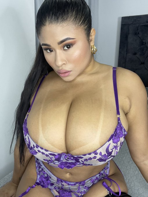 ☀️☀️☀️ come with me so you can feel the real good morning 😈💥 https://t.co/CNBfrslRPY https://t.co/Y5