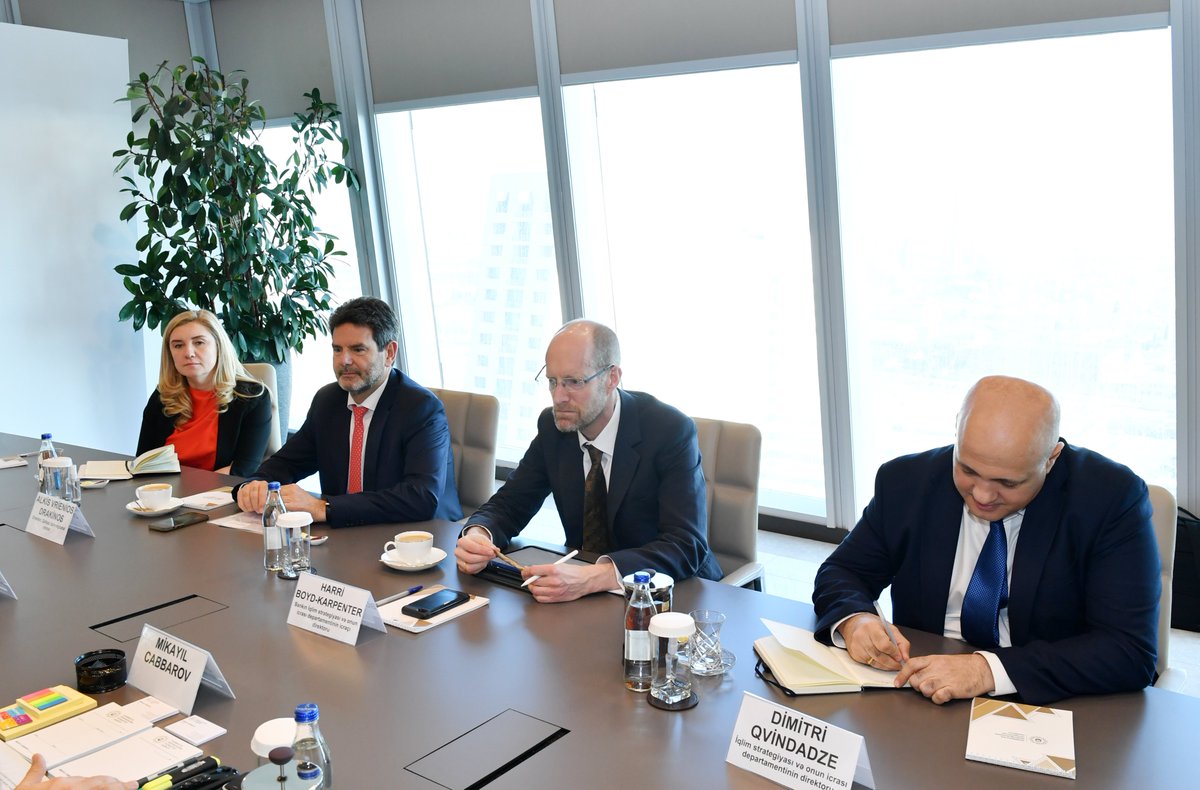 MikayilJabbarov's tweet photo. Avropa Yenidənqurma və İnkişaf Bankının (@EBRD) nümayəndələri ilə #Azərbaycan-da keçiriləcək #COP29 (@COP29_AZ) tədbirinə hazırlıq çərçivəsində görülən işlər, beynəlxalq təşkilatlarla dialoqun qurulması, #enerji səmərəliliyinin təmin edilməsi üçün resursların effektiv tənzimlənməsi istiqamətində müzakirələr apardıq.

#EconomyAz