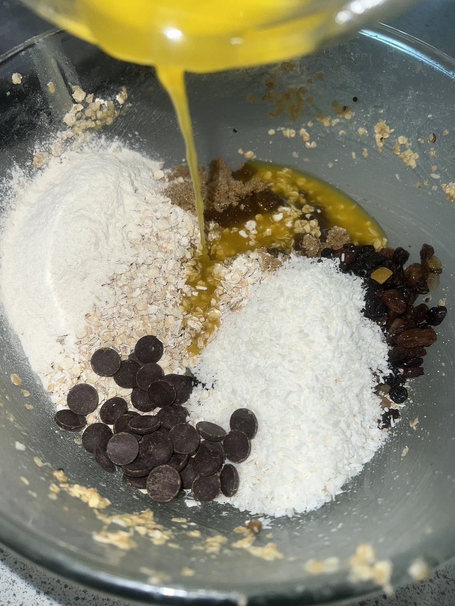 MrsOrwinPE's tweet photo. Low sugar cereal bars for scholars to try @AstreaDearne perfect for breakfast or snacking on and really easy to make! 😁 https://t.co/lYKxWAjV5a