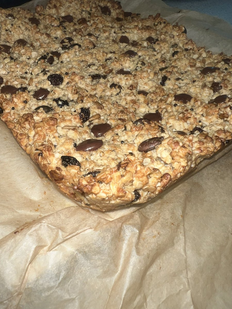 MrsOrwinPE's tweet photo. Low sugar cereal bars for scholars to try @AstreaDearne perfect for breakfast or snacking on and really easy to make! 😁 https://t.co/lYKxWAjV5a
