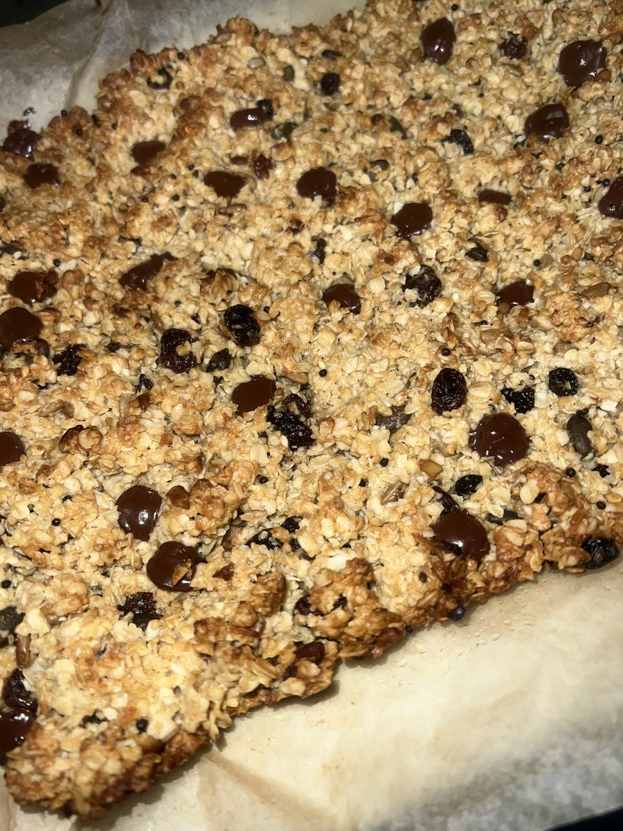 MrsOrwinPE's tweet photo. Low sugar cereal bars for scholars to try @AstreaDearne perfect for breakfast or snacking on and really easy to make! 😁 https://t.co/lYKxWAjV5a