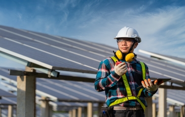 DavidWilliamsSE's tweet photo. A study by #SchneiderElectric found that over half of top global industrial organisations prioritise #NetZero, but have encountered barriers in achieving it. For more details, discover our full research here: https://t.co/FR9z8NlCxJ https://t.co/nYWFLTc8H8