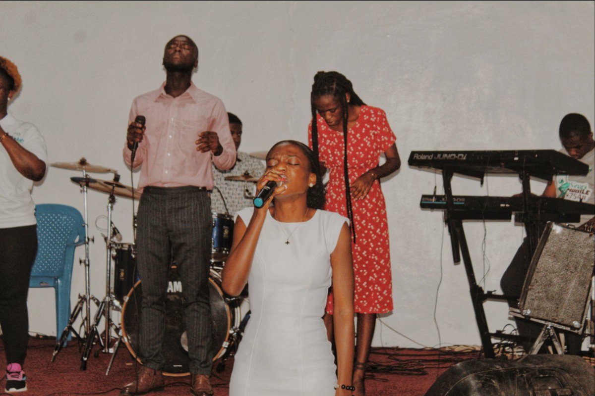 Toggactiontemp's tweet photo. For we lift our hands and hearts in worship, acknowledging that indeed God is God alone and He is the only True King.

Always an amazing experience worshipping God together in church.

#toggministries 
#toggactiontemple 
#toggkumasi 
#toggworldwide

#Christianity #Christian https://t.co/QeMjZsVYoB