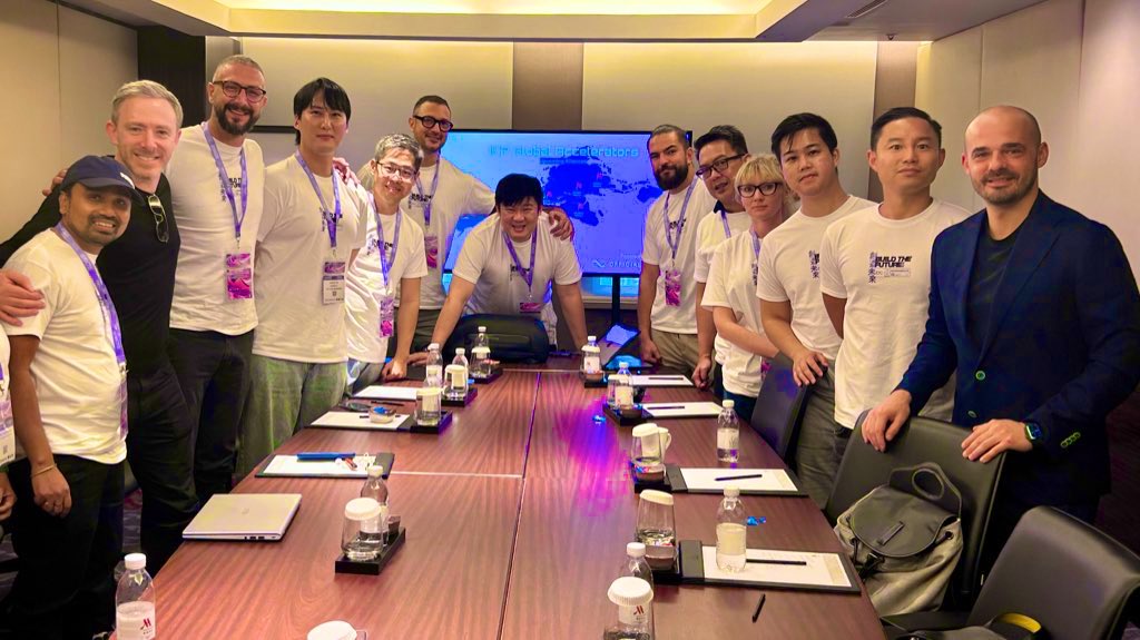 icphub_ID's tweet photo. In today’s world #security is probably the biggest challenge 🌪️ and the #InternetComputer it’s our safe place!

#ICP advanced #SmartContracts, computation and data, live in #cypherspace, where they are tamperproof, and run without the need for the protections of #firewalls and other #CyberSecurity measures.

As @dominic_w would say: Welcome to the brighter future 🚀

Go and read his article in the last @CV_Labs report, it’s lit 👇🏻

https://t.co/TRLRRzmsz2

https://t.co/uo0BtKukHz