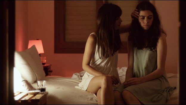 crmahe's tweet photo. "Te quiero mucho me parece mucho menos que decir te quiero". #cine #diamondflash https://t.co/oZAIYhnSvt