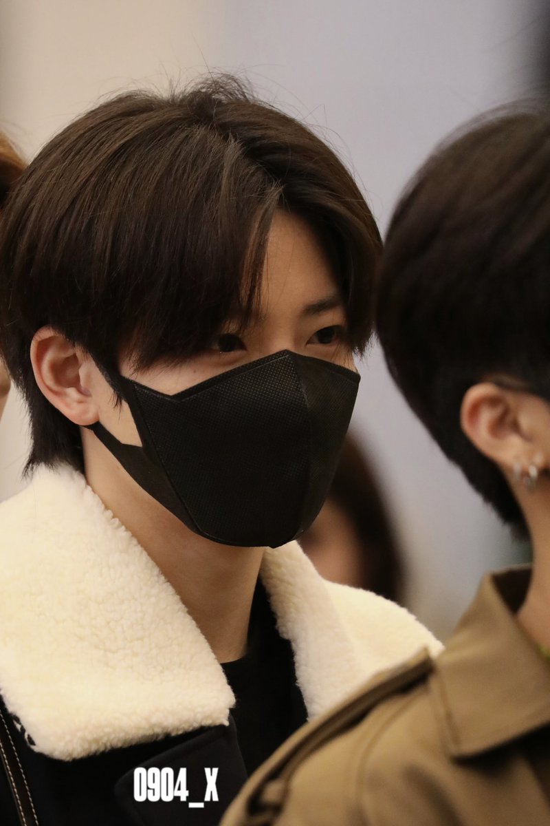 0904__X's tweet photo. 240201 GMP 🛫 HD

눈이 반짝반짝 있네

#TREASURE #준규 #JUNKYU #트레저 https://t.co/U9xYBhInlF