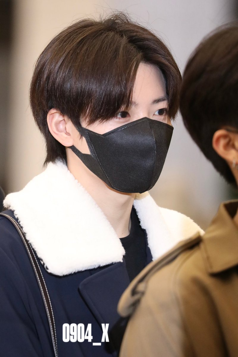 0904__X's tweet photo. 240201 GMP 🛫 HD

눈이 반짝반짝 있네

#TREASURE #준규 #JUNKYU #트레저 https://t.co/U9xYBhInlF