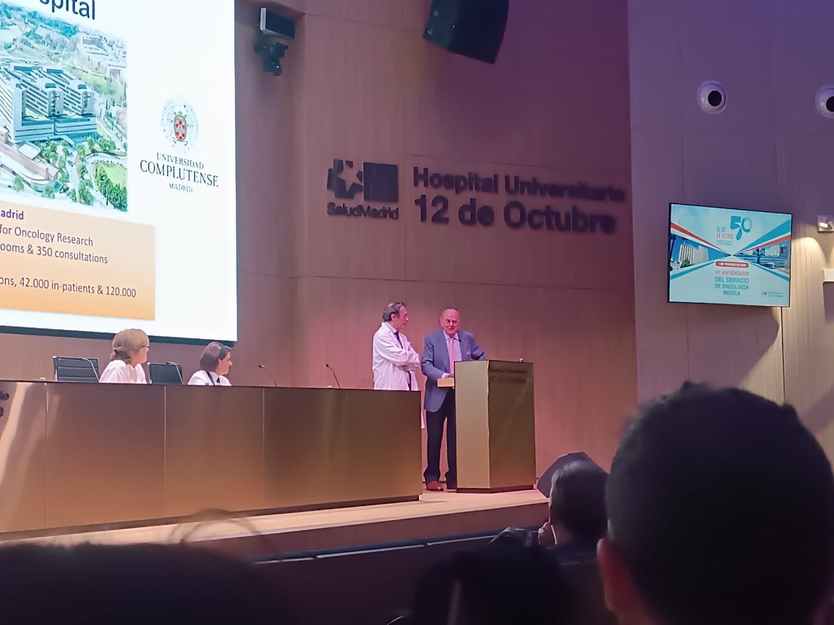 El Dr. Hernán Cortés, Presidente de HC Marbella, presentando la Jornada 50 Aniversario del Servicio de Oncología Médica del Hospital 12 de Octubre....