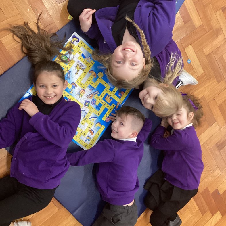 BrambleAcademy's tweet image. Our pupils rocked the morning by conquering a challenging jigsaw puzzle together! 🎉
With teamwork and enthusiasm they triumphed, showcasing their problem-solving skills and creating lasting memories. Here's to more shared victories at our Breakfast Club!
#teamwork #PuzzleMasters