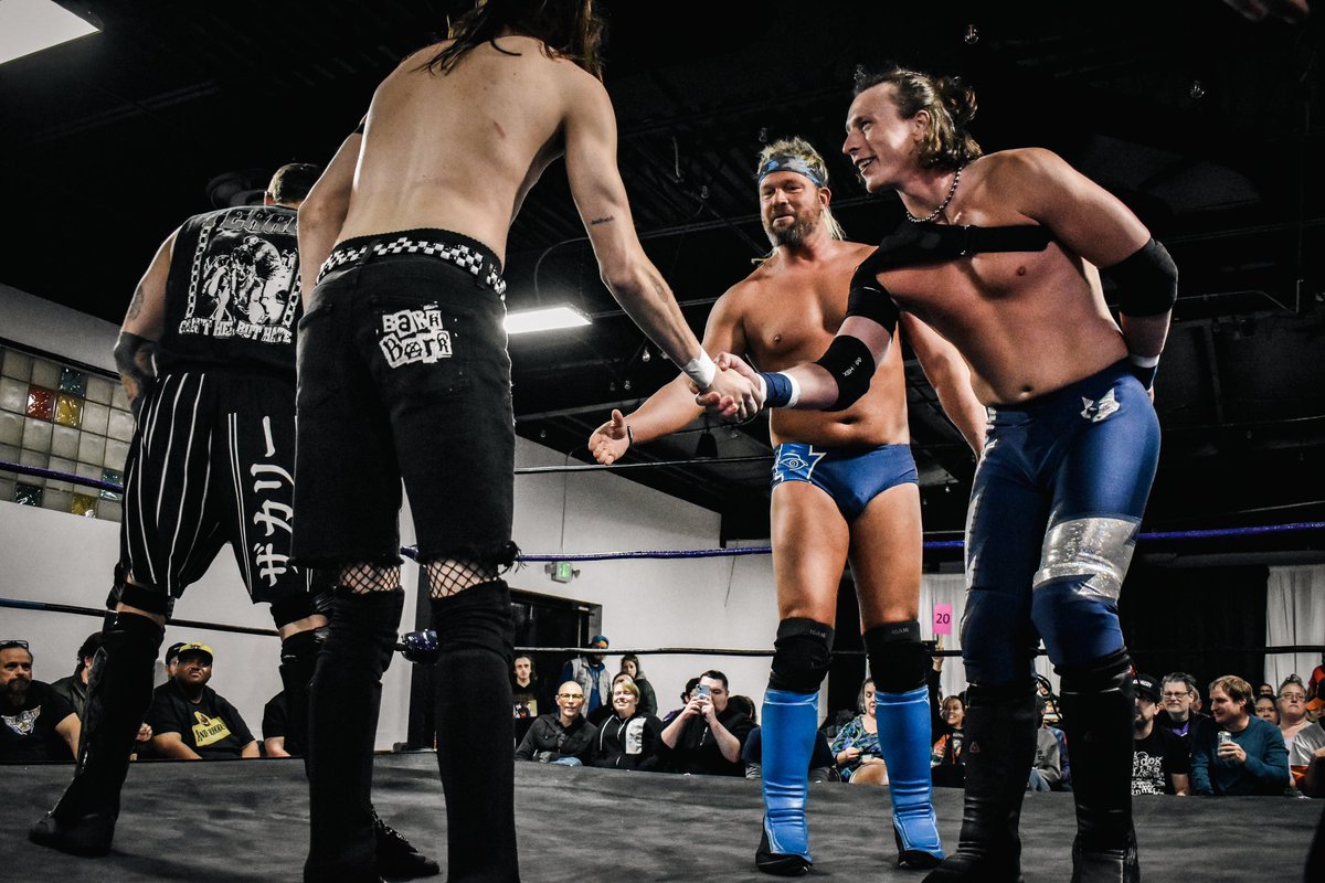 BoomboxPhoto's tweet photo. That moment we’ve all been waiting for!

@FluffyInsomnia dropping the @stlanarchy album!

All photos by Fluffy Insomnia 👇

https://t.co/TUk7MPFfVF

I am always excited for these to hit his site.

Amazing photos. 

#AnarchyRules #STLAnarchy #Photography https://t.co/e6F9tHP325
