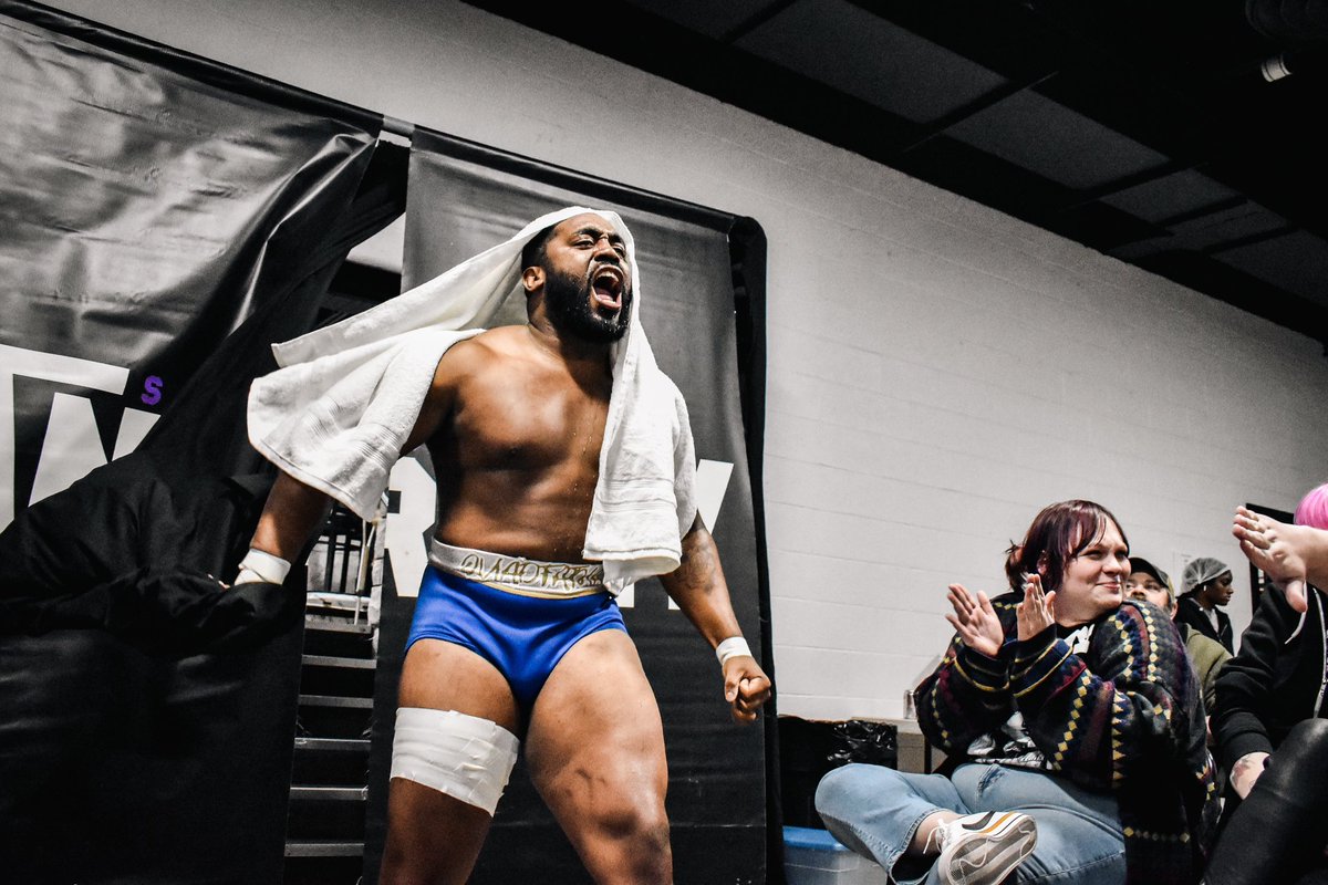 BoomboxPhoto's tweet photo. That moment we’ve all been waiting for!

@FluffyInsomnia dropping the @stlanarchy album!

All photos by Fluffy Insomnia 👇

https://t.co/TUk7MPFfVF

I am always excited for these to hit his site.

Amazing photos. 

#AnarchyRules #STLAnarchy #Photography https://t.co/e6F9tHP325