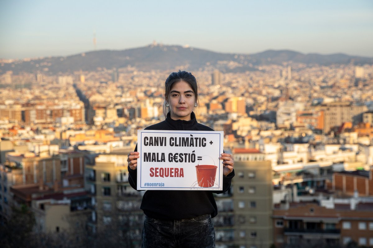 🚨Amb l'entrada en emergència per sequera, que afecta a +6M de persones, denunciem la mala gestió de l'aigua!

🤯17 milions de turistes, 8 milions de porcs... Aquest model insostenible ens asseca el futur!

💧És urgent un canvi de model!
🧵OBRIM FIL
#NoEnRaja 
#EnsAssequenElFutur