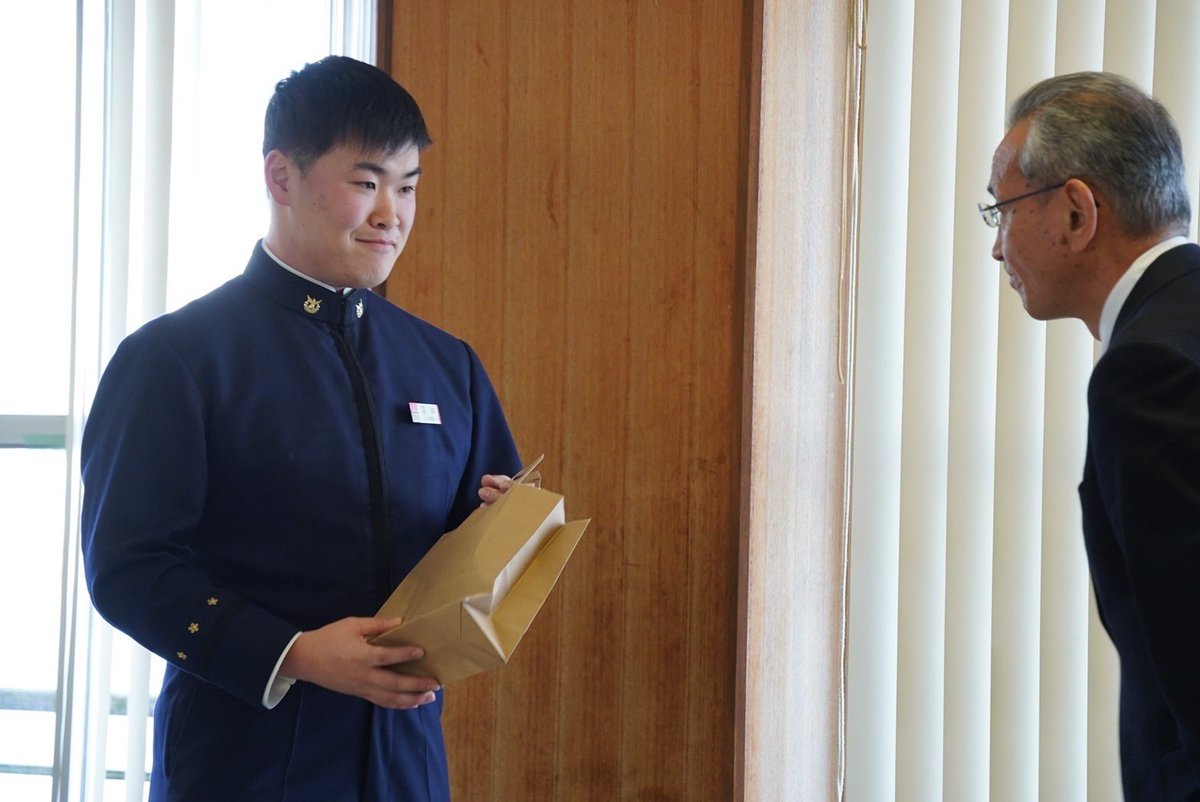 ndarfc's tweet photo. 【歓送会】
1/27（土）に68期生の卒部を祝して歓送会を実施しました。
68期生の皆様、4年間お疲れ様でした！

68期生は卒部しましたが、69、70、71期生はスローガン『ALL OUT』のもと一丸となって日々精進して参ります！
応援宜しくお願いします！！
 
#自衛隊  #防衛大学校 #ラグビー  #歓送会 https://t.co/gOEsMcGFoD