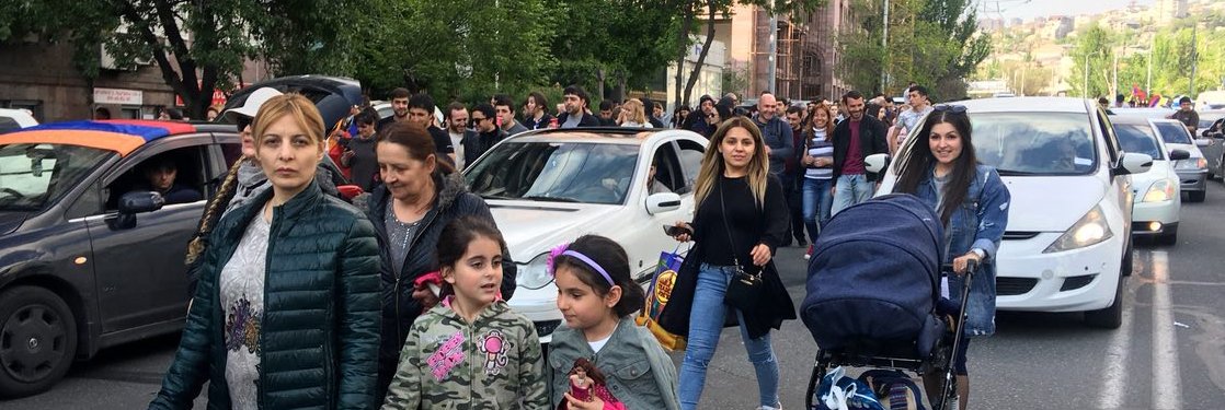 Women played a significant role in the Armenian Velvet Revolution in 2018. Learn how some protesters leveraged traditional gender roles in the process in an article by our student, Giulia Panfilo: helsinki.fi/en/aleksanteri… @LenaAGorbacheva <a href="/mzavadsk/">Margarita Zavadskaya</a> <a href="/Eugi_Pes/">Eugenia Pesci</a>